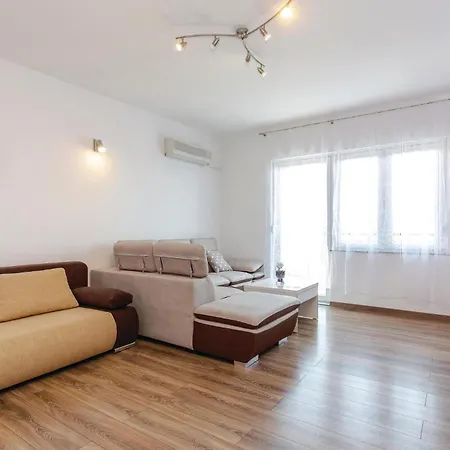 Gorgeous In Apartament