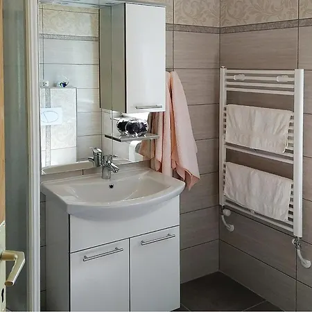 Apartment Gorgeous In With Kitchen Crikvenica