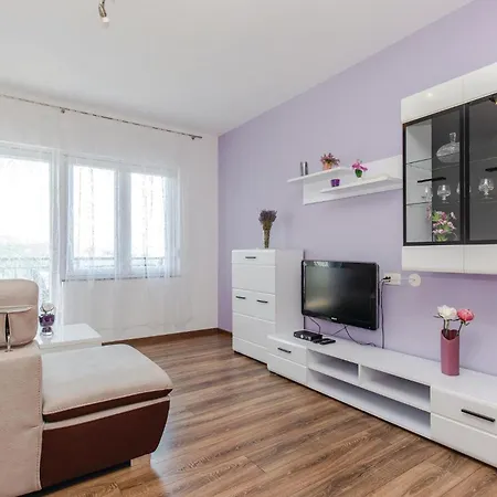 Gorgeous In With Kitchen Apartment Crikvenica